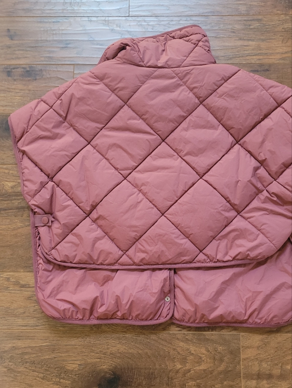 FP Chill Out Packable Puffer Vest / Scarf - Picture 11 of 13